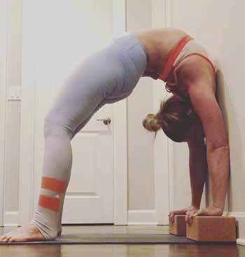 bridge_yoga_pose_350x367
