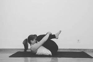 Pawanmuktasana_yoga_pose_300x200