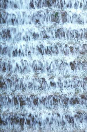 water_falling_over_rocks_300x455